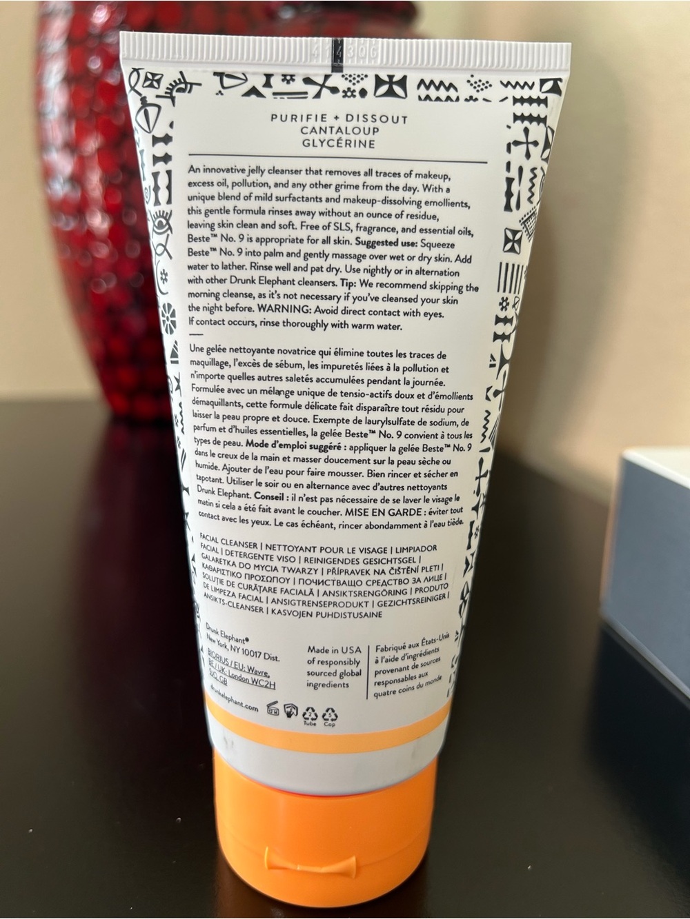 Drunk Elephant Beste No.9 Jelly Cleanser — White and Orange Packaging - Picture 5 of 17
